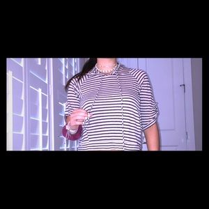 Super cute sweatshirt top !